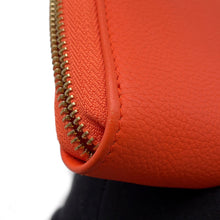 将图像加载到图库查看器中，GUCCI Zip AroundWallet Orange420113 Leather
