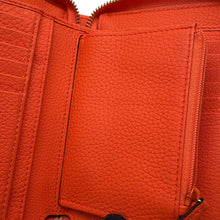将图像加载到图库查看器中，GUCCI Zip AroundWallet Orange420113 Leather

