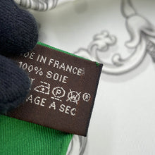 将图像加载到图库查看器中，HERMES Carre (Golden Carriage) Size 70 Green/Gray Silk100%

