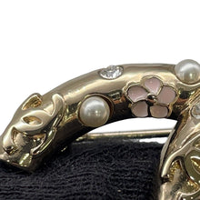 将图像加载到图库查看器中，CHANEL CC Logo Brooch Silver Metal
