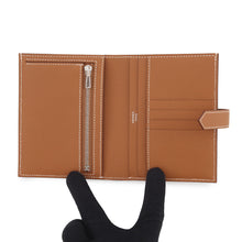 Load image into Gallery viewer, HERMES Bean compact Gold Epsom
