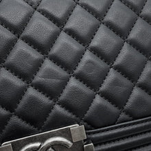将图像加载到图库查看器中，CHANEL Boy Chanel ChainShoulder Bag BlackA67086 Lambskin Size 25
