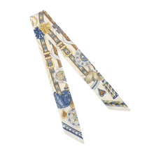 Load image into Gallery viewer, HERMES Twilly Harnais de coeur Crème/Blue Jean/Vert Amandes Silk100%
