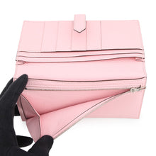 Load image into Gallery viewer, HERMES Beansufla Rose Sakura Chevre Myzore Goatskin
