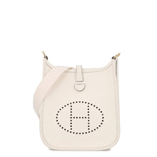 将图像加载到图库查看器中，HERMES Evelyne Short Nata Taurillon Clemence Size TPM
