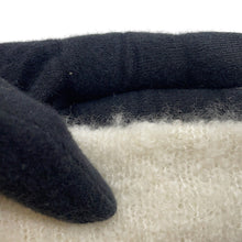 将图像加载到图库查看器中，CHANEL CC Logo knit cap White Cashmere80% Silk20%

