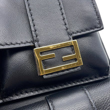 将图像加载到图库查看器中，FENDI Zucca Multi-Pocket Baguette Black8BR808 Leather
