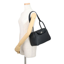 将图像加载到图库查看器中，HERMES Lindy Black Taurillon Clemence Size 26
