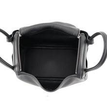 将图像加载到图库查看器中，HERMES Lindy Black Taurillon Clemence Size 26
