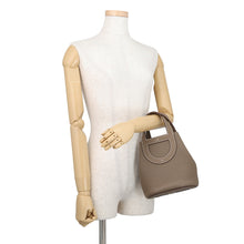 将图像加载到图库查看器中，HERMES In the loop Etoupe Taurillon Clemence Swift Leather Size 18
