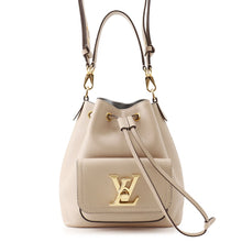 将图像加载到图库查看器中，LOUIS VUITTON Lockme Bucket NV BeigeM57688 Leather
