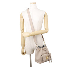 将图像加载到图库查看器中，LOUIS VUITTON Lockme Bucket NV BeigeM57688 Leather

