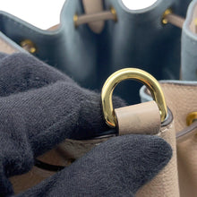 将图像加载到图库查看器中，LOUIS VUITTON Lockme Bucket NV BeigeM57688 Leather
