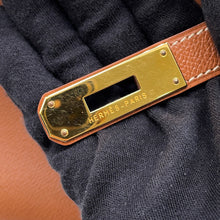 Load image into Gallery viewer, HERMES Birkin Gold Courchevel Size 35
