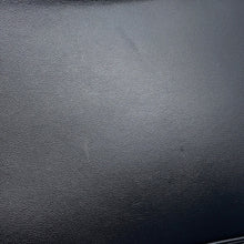 将图像加载到图库查看器中，CELINE logo messenger bag Black194503DOT Leather
