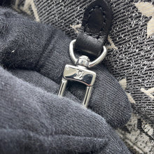 Load image into Gallery viewer, LOUIS VUITTON Onthego GrayM46448 Monogram・Jacquard Denim Size MM
