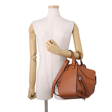 Load image into Gallery viewer, LOEWE hammock Brown387.30.S35 Leather Size Small
