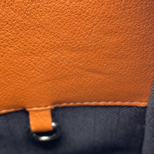 Load image into Gallery viewer, LOEWE hammock Brown387.30.S35 Leather Size Small
