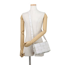 Load image into Gallery viewer, Bottega Veneta Cassette Maxi INTRECCIATO Shoulder Bag White730848VMAY19009 Lambskin Size Small
