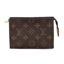 Load image into Gallery viewer, LOUIS VUITTON Toiletry Pouch BeigeM47546 Monogram Size 15
