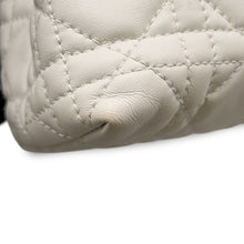 将图像加载到图库查看器中，Dior Dior Jolie Top Handle Mini Bag WhiteS3123UNJB Lambskin Faux Pearl
