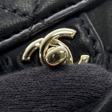 Load image into Gallery viewer, CHANEL Matelasse CC Logo Mini Heart BlackAP4838 Lambskin
