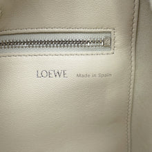 将图像加载到图库查看器中，LOEWE Squeeze IvoryA914NCHX01 Melonapalam Size Small
