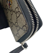 Load image into Gallery viewer, GUCCI Tiger print Zip Around Coin Purse Beige/Black451276 GG Supreme/Leather
