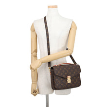 Load image into Gallery viewer, LOUIS VUITTON Pochette Metis BrownM44875 Monogram Size MM
