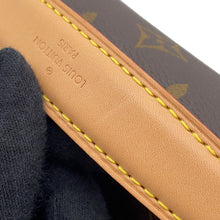 Load image into Gallery viewer, LOUIS VUITTON Pochette Metis BrownM44875 Monogram Size MM
