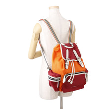 将图像加载到图库查看器中，BURBERRY Bag pack Orange/Red/White Nylon Leather
