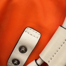 将图像加载到图库查看器中，BURBERRY Bag pack Orange/Red/White Nylon Leather
