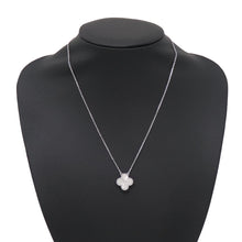 将图像加载到图库查看器中，Van Cleef &amp; Arpels Vintage Alhambra Pendant GuillochéVCARP9XG00 18K White Gold
