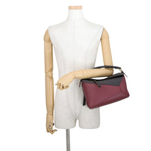 将图像加载到图库查看器中，LOEWE Puzzle Edge Shoulder Bag Chocolate/BurgundyA510P60X44 Leather Size Small
