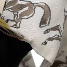将图像加载到图库查看器中，HERMES Twilly Free Horse CHEVAUX EN LIBERTE White/Vert・Deux Gris/Bronze Silk100%
