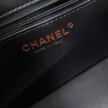 将图像加载到图库查看器中，CHANEL Small flap Bag BlackAS6130-B23483-94305 Caviar Leather Size Small
