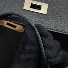 Load image into Gallery viewer, HERMES Kelly Retourne Black Ardennes Leather Size 32
