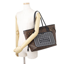Load image into Gallery viewer, LOUIS VUITTON Neverfull・Inside Out Brown/NoirM28351 Monogram Grain Leather Size MM
