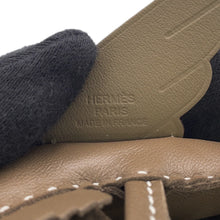 将图像加载到图库查看器中，HERMES Rodeo Pegasus Etoupe Lambskin Size PM
