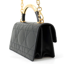 将图像加载到图库查看器中，Dior Ange Macrocannage BlackM4401UNMZ_M900 Calf Leather Faux Pearl Size Mini

