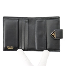 将图像加载到图库查看器中，PRADA Triangle Bi-fold Wallet Black1MV204 Saffiano Leather
