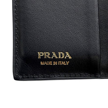 将图像加载到图库查看器中，PRADA Triangle Bi-fold Wallet Black1MV204 Saffiano Leather
