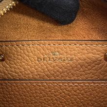 将图像加载到图库查看器中，Delvaux Cool box Vegetal IvoryAA0669AQY0ADNDO Taurillon Soft Grain Leather Size Nano
