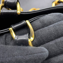 将图像加载到图库查看器中，CHANEL Large CC Logo Chain Tote Bag Black Leather
