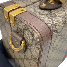 将图像加载到图库查看器中，GUCCI Savoy Beauty Case 2-Way Bag Beige/Brown/Green633587 GG Supreme Leather
