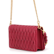 将图像加载到图库查看器中，MIUMIU Matelassé Crystal Chain Wallet Red5DH029 Leather
