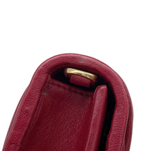 将图像加载到图库查看器中，MIUMIU Matelassé Crystal Chain Wallet Red5DH029 Leather
