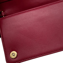 将图像加载到图库查看器中，MIUMIU Matelassé Crystal Chain Wallet Red5DH029 Leather
