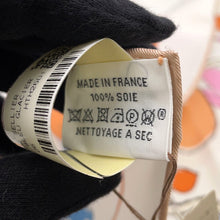 Load image into Gallery viewer, HERMES Carre 90 Le Pommier Sellier Size 90 White/Blue・Glacier/Apricot Silk100%
