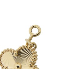 将图像加载到图库查看器中，Van Cleef &amp; Arpels Vintage Alhambra Bracelet 5 motifs guillocheVCARP3JK00 18K Yellow Gold
